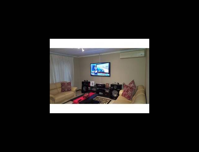 3 BEDROOM HOUSE TO LET IN LINCOLN MEADE